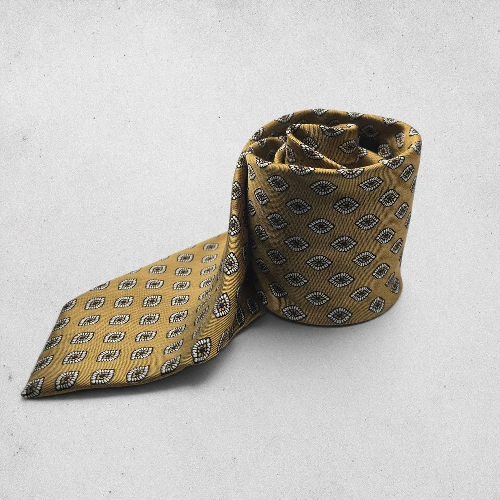 Jos. A. Bank Executive Collection Gold Geometric Medallion 100% Silk Tie Mens